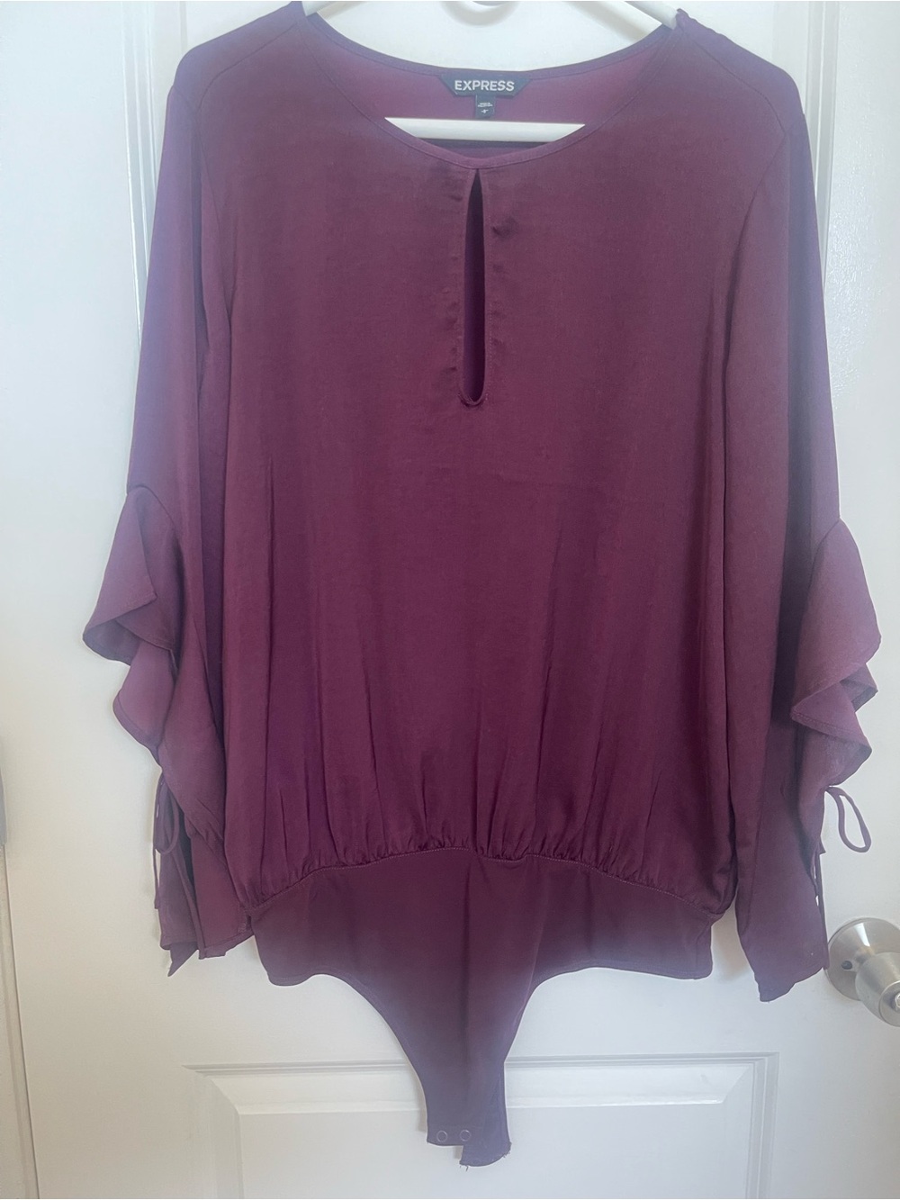 Express Plum Ruffle-Sleeve Keyhole Bodysuit